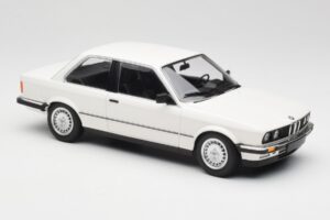 BMW 323i E21 Wit Minichamps 1:18 155026005 Metaal — afbeelding 4 van 6
