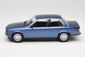 BMW 323i E30 Blue Metallic Minichamps 1:18 155026002 Metaal — afbeelding 3 van 6