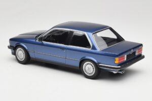 BMW 323i E30 Blue Metallic Minichamps 1:18 155026002 Metaal — afbeelding 5 van 6