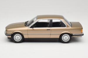 BMW 323i E30 Brown Metallic Minichamps 1:18 155026004 Metaal — afbeelding 3 van 6