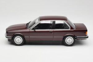 BMW 323i E30 Dark Red Metallic Minichamps 1:18 155026007 Metaal — afbeelding 3 van 6