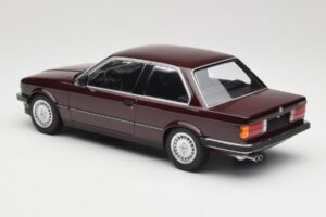 BMW 323i E30 Dark Red Metallic Minichamps 1:18 155026007 Metaal — afbeelding 5 van 6