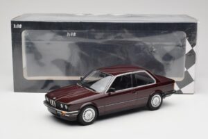 BMW 323i E30 Dark Red Metallic Minichamps 1:18 155026007 Metaal — afbeelding 6 van 6