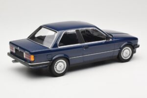BMW 323i E30 Saturn Blue Minichamps 1:18 155026009 Metaal — afbeelding 2 van 6