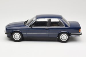 BMW 323i E30 Saturn Blue Minichamps 1:18 155026009 Metaal — afbeelding 3 van 6