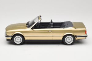 BMW 325i E30 Cabriolet Beige MCG 1:18 MCG18544 Metaal — afbeelding 3 van 6