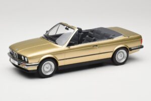 BMW 325i E30 Cabriolet Beige MCG 1:18 MCG18544 Metaal