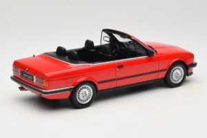BMW 325i E30 Cabriolet Helder Rood Otto 1:18 OT1194 Hars — afbeelding 2 van 6