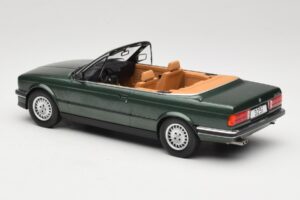 BMW 325i E30 Cabriolet Groen MCG 1:18 MCG18545 Metaal — afbeelding 5 van 6