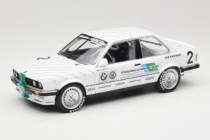BMW 325i E30 #2 O. Manthey Vogelsang Automobile 3rd Place Eifel Race DTM 1986 Minichamps 1:18 155862602 Metaal
