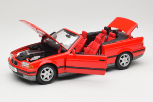 BMW 325i E36 Cabriolet Rood Maisto 1:18 50229 Metaal — afbeelding 2 van 8