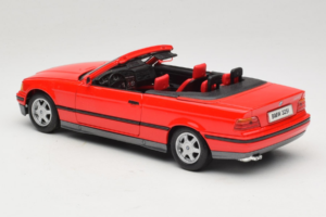 BMW 325i E36 Cabriolet Rood Maisto 1:18 50229 Metaal — afbeelding 7 van 8