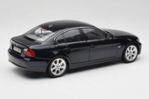BMW 330i E46 Zwart Kyosho 1:18 08731RB Metaal — afbeelding 3 van 8