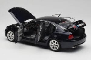BMW 330i E46 Zwart Kyosho 1:18 08731RB Metaal — afbeelding 5 van 8