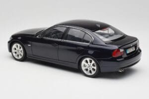 BMW 330i E46 Zwart Kyosho 1:18 08731RB Metaal — afbeelding 7 van 8