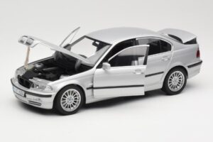 BMW 330i E46 Zilver UT 1:18 80430302328 Metaal — afbeelding 2 van 8