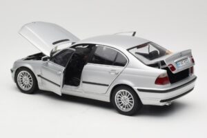 BMW 330i E46 Zilver UT 1:18 80430302328 Metaal — afbeelding 5 van 8