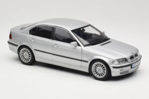 BMW 330i E46 Zilver UT 1:18 80430302328 Metaal — afbeelding 6 van 8