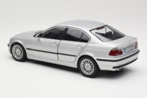 BMW 330i E46 Zilver UT 1:18 80430302328 Metaal — afbeelding 7 van 8