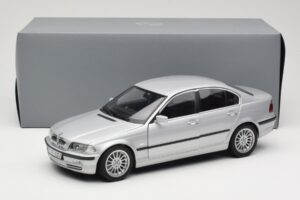 BMW 330i E46 Zilver UT 1:18 80430302328 Metaal — afbeelding 8 van 8