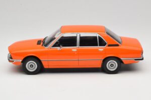 BMW 5 Series E12 Oranje MCG 1:18 MCG18540 Metaal — afbeelding 3 van 6