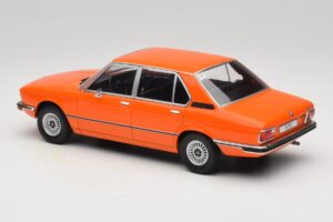 BMW 5 Series E12 Oranje MCG 1:18 MCG18540 Metaal — afbeelding 5 van 6