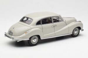 BMW 501 Cortina Grijs AUTOart 1:18 80430393098 Metaal — afbeelding 3 van 8