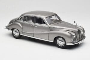 BMW 502 2.6 Luxus Silver Beige Metallic AUTOart 1:18 70591 Metaal — afbeelding 6 van 8