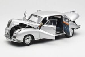 BMW 502 2.6 Luxus Super Zilver AUTOart 1:18 70593 Metaal — afbeelding 2 van 8