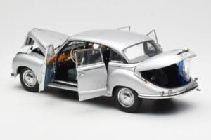 BMW 502 2.6 Luxus Super Zilver AUTOart 1:18 70593 Metaal — afbeelding 5 van 8