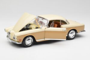 BMW 503 Beige Revell 1:18 8832 Metaal — afbeelding 2 van 8