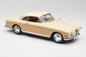 BMW 503 Beige Revell 1:18 8832 Metaal — afbeelding 6 van 8
