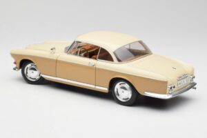 BMW 503 Beige Revell 1:18 8832 Metaal — afbeelding 7 van 8