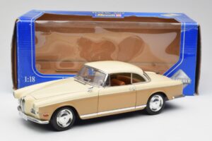 BMW 503 Beige Revell 1:18 8832 Metaal — afbeelding 8 van 8