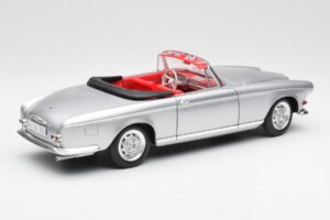 BMW 503 Zilver Revell 1:18 18787 Metaal — afbeelding 3 van 8