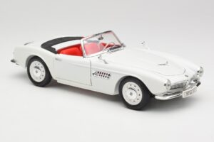 BMW 507 Touring Sport Feather White Revell 1:18 8810 Metaal — afbeelding 6 van 8