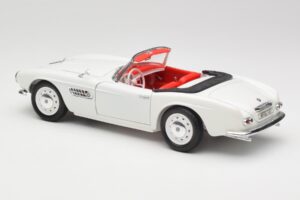 BMW 507 Touring Sport Feather White Revell 1:18 8810 Metaal — afbeelding 7 van 8