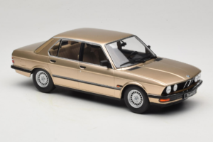 BMW 520i E28 Gold Metallic IXO 1:18 18CMC184 Metaal — afbeelding 4 van 6