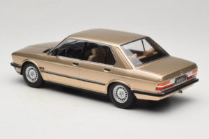 BMW 520i E28 Gold Metallic IXO 1:18 18CMC184 Metaal — afbeelding 5 van 6