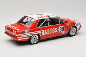 BMW 528i E28 #30 D. Quester / A. Hahne / E. Joosen 24 Hours of Spa Winner 1982 IXO 1:18 18RMC182A Metaal — afbeelding 2 van 6