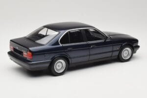 BMW 535i E34 Blue Metallic Minichamps 1:18 100024004 Metaal — afbeelding 3 van 8