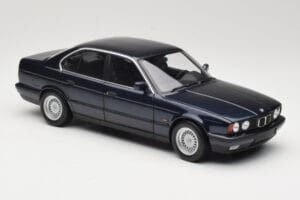 BMW 535i E34 Blue Metallic Minichamps 1:18 100024004 Metaal — afbeelding 6 van 8