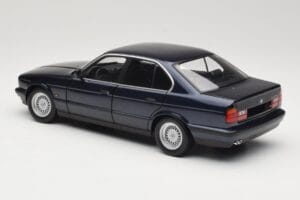 BMW 535i E34 Blue Metallic Minichamps 1:18 100024004 Metaal — afbeelding 7 van 8