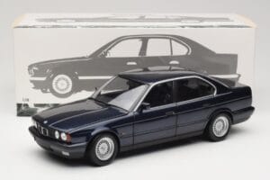 BMW 535i E34 Blue Metallic Minichamps 1:18 100024004 Metaal — afbeelding 8 van 8