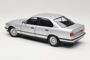 BMW 535i E34 Zilver Minichamps 1:18 100024005 Metaal — afbeelding 7 van 8