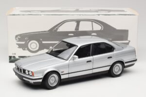 BMW 535i E34 Zilver Minichamps 1:18 100024005 Metaal — afbeelding 8 van 8