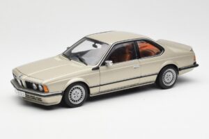 BMW 635 CSi E24 Bronzit Beige Metallic AUTOart 1:18 70523 Metaal