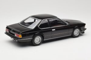 BMW 635 CSi E24 Black Metallic Minichamps 1:18 155028104 Metaal — afbeelding 2 van 6