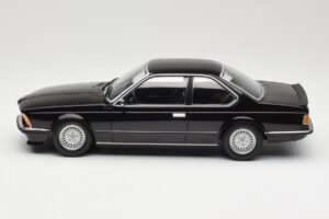 BMW 635 CSi E24 Black Metallic Minichamps 1:18 155028104 Metaal — afbeelding 3 van 6