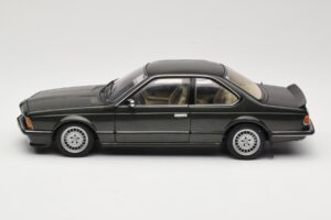 BMW 635 CSi E24 Malachit Green Metallic AUTOart 1:18 70522 Metaal — afbeelding 4 van 8